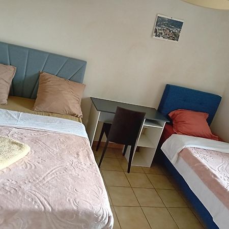 Apartamento Dynamique Et Splendide Bourgoin-Jallieu Exterior foto