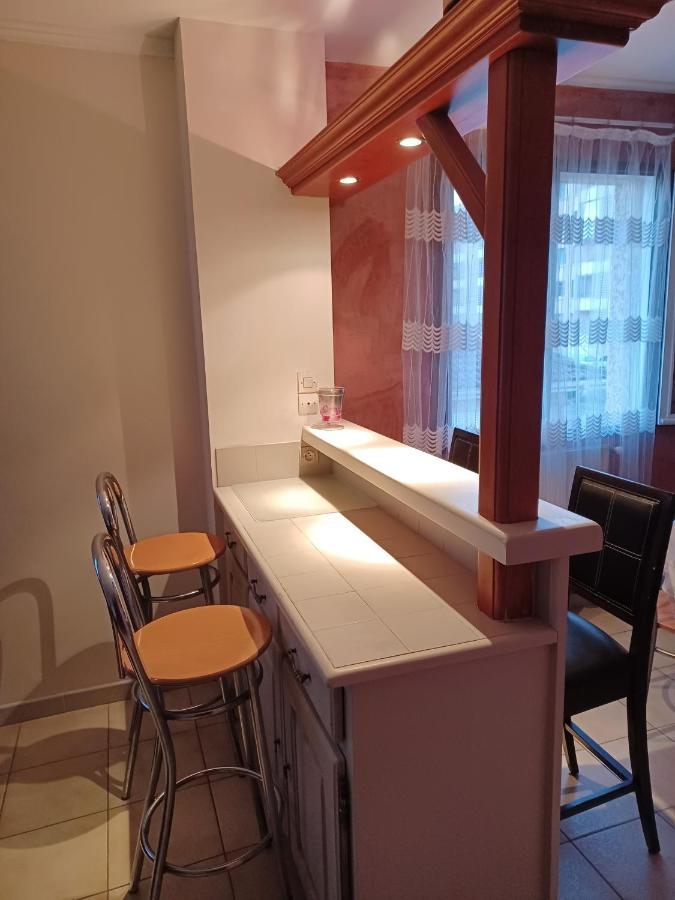 Apartamento Dynamique Et Splendide Bourgoin-Jallieu Exterior foto