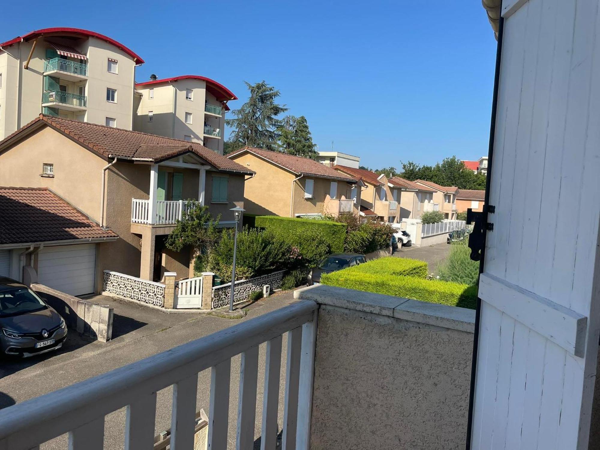 Apartamento Dynamique Et Splendide Bourgoin-Jallieu Exterior foto